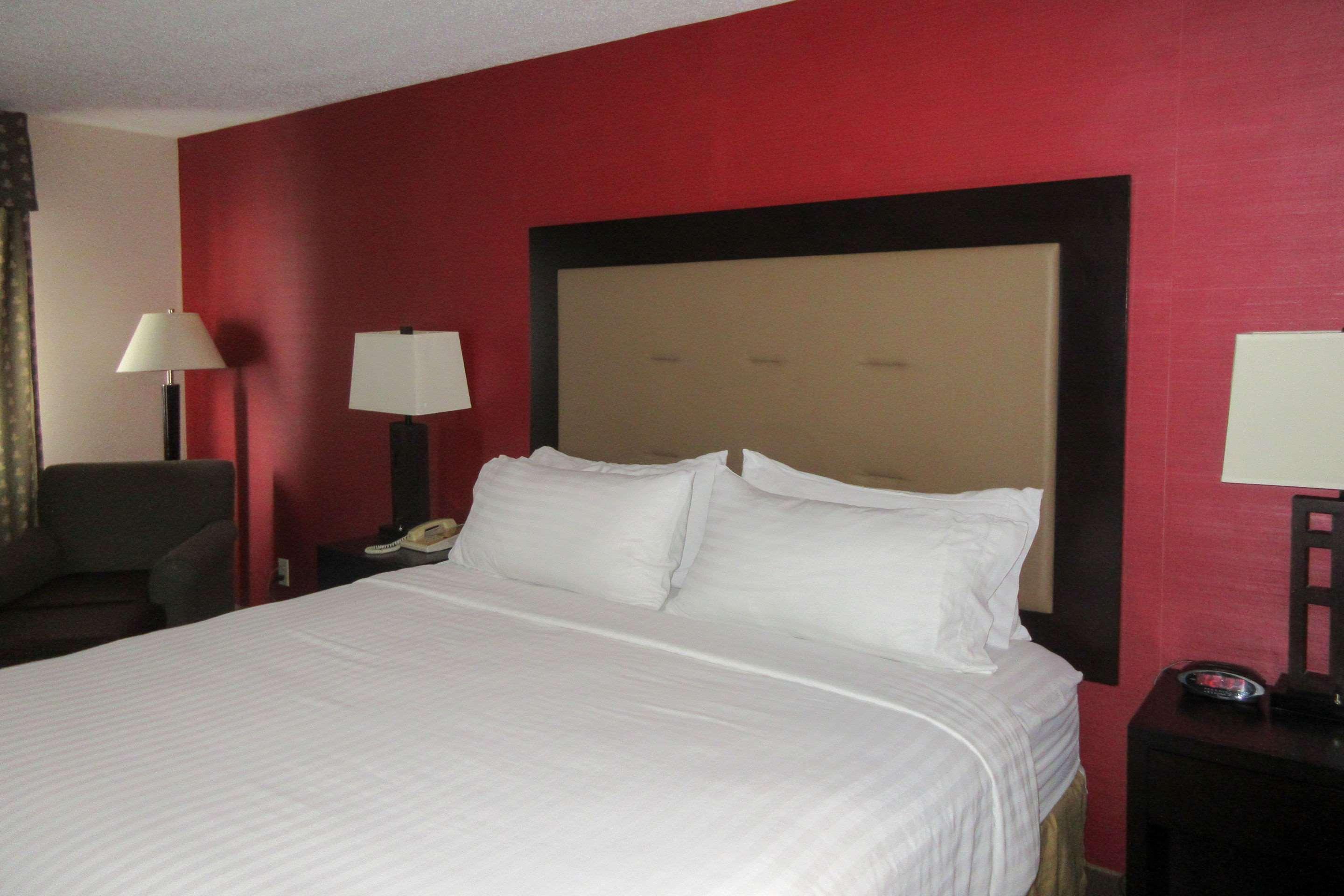 Rodeway Hotel Kendallville